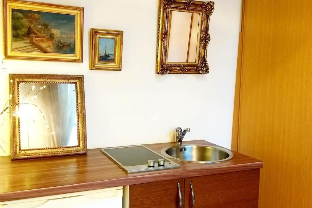 Small Luxurious Room In The Heart Of Saint Germain Paris Exterior photo